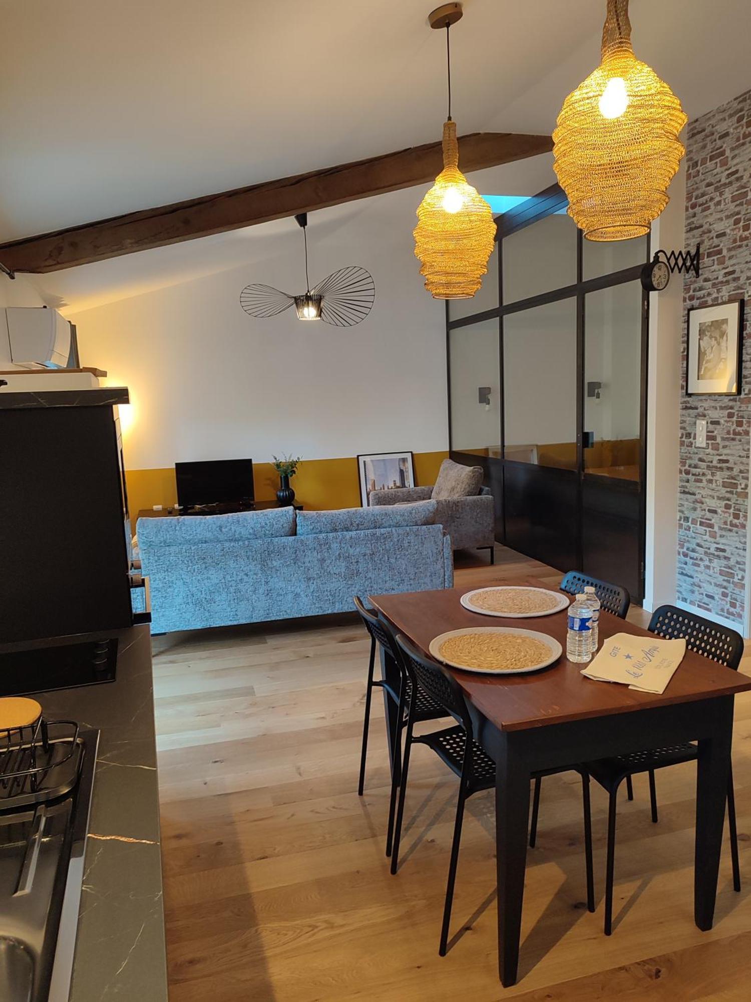 Le Petit 1881 Apartment Ampuis Екстериор снимка
